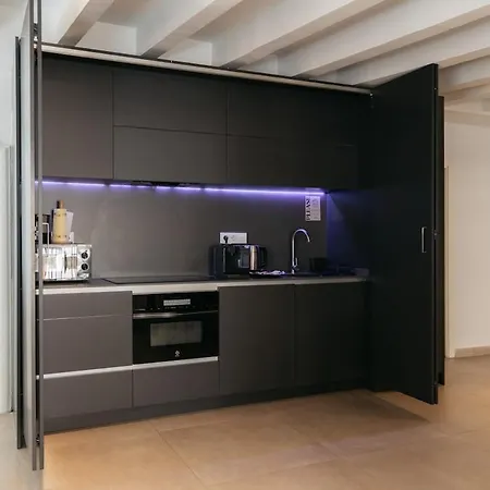 아파트 Comfort & Charm In The Center *